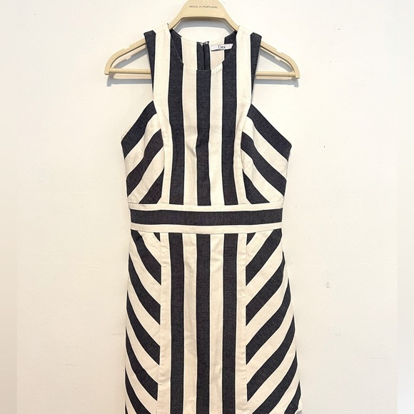 Dex Dress - Picture 2 of 3